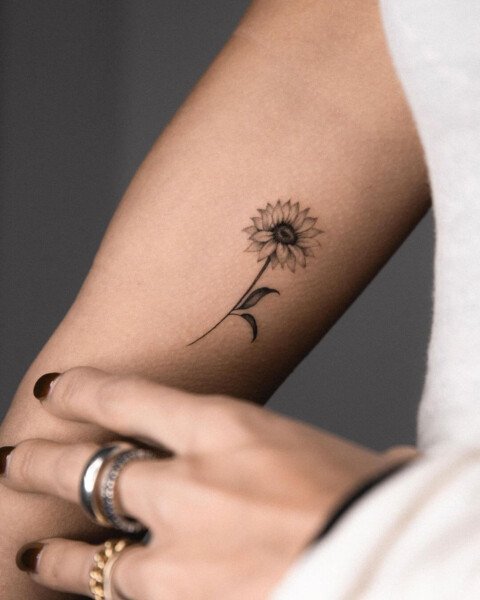 60 Adorable Sunflower Tattoos that will Always Cheer You Up - Meanings,  Ideas and Designs | Watercolor sunflower tattoo, Sunflower tattoo meaning,  Tattoos