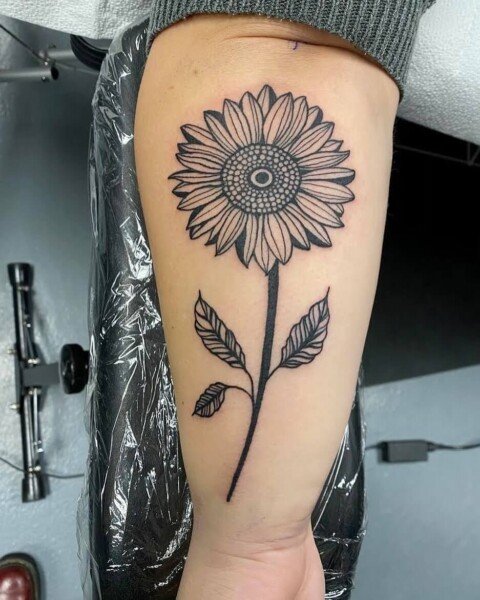 Sunflower temporary tattoo – Ali Chappell-Bates Art